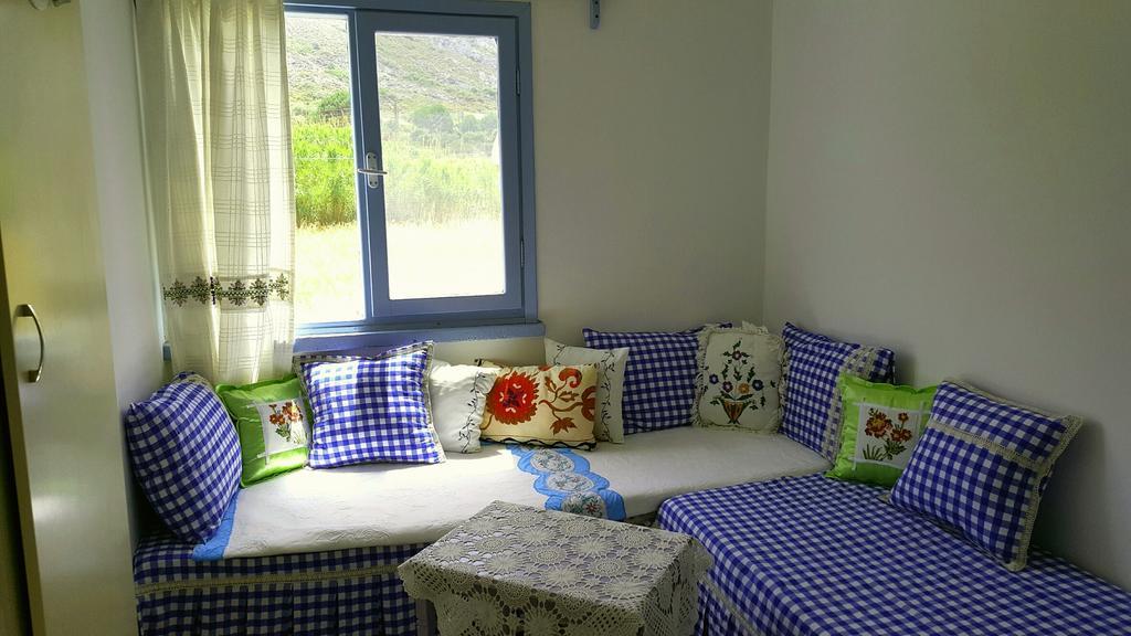 Lipsos Hotel Yeniliman Extérieur photo