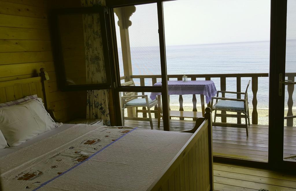 Lipsos Hotel Yeniliman Extérieur photo